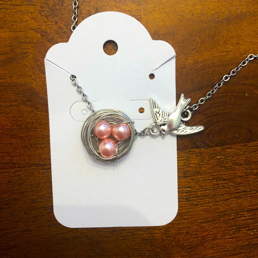 3️⃣/$30 Bird’s Nest Necklace with Bird Charm and pink Beads